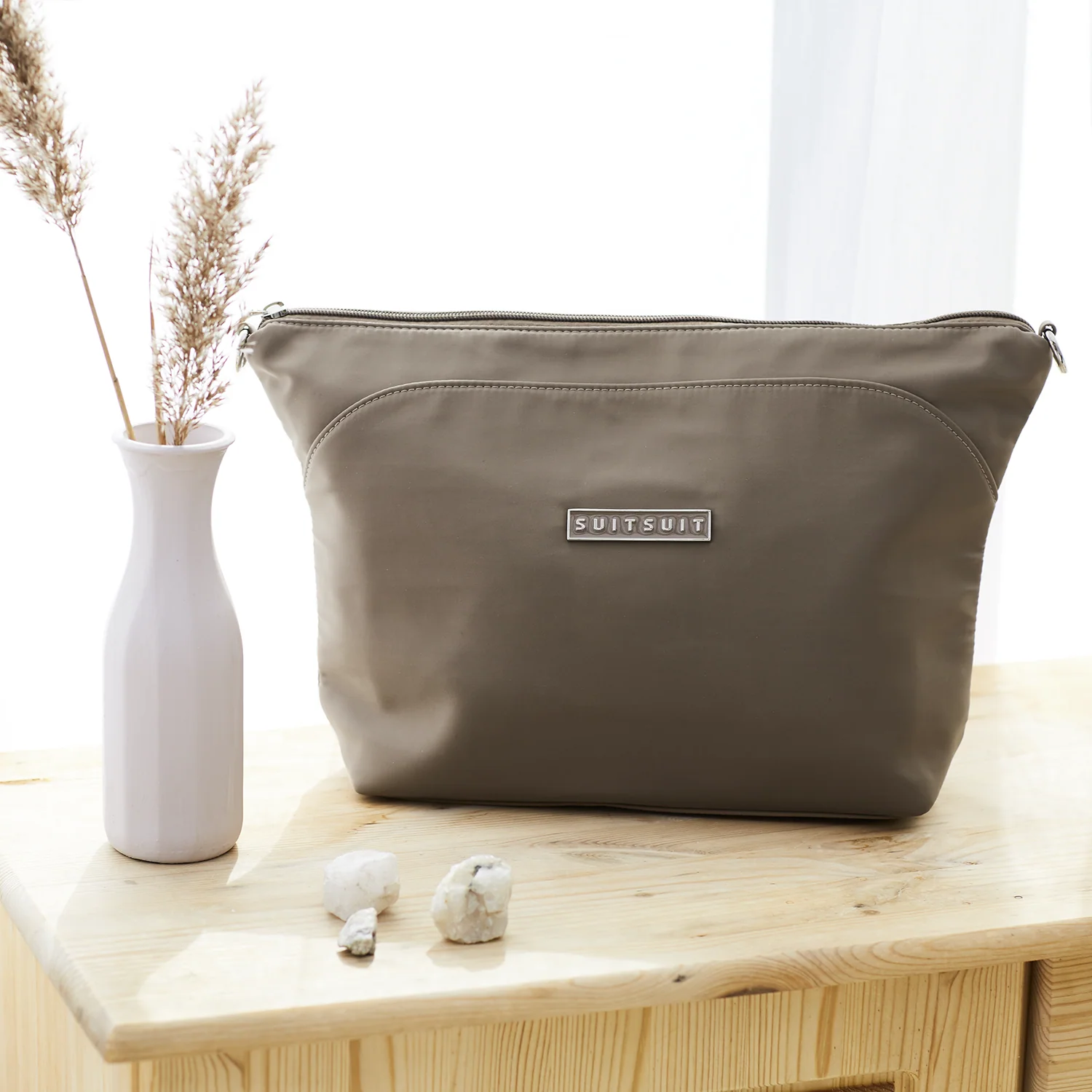 Natura - Plaza Taupe - Toiletry Bag XL - Image 2